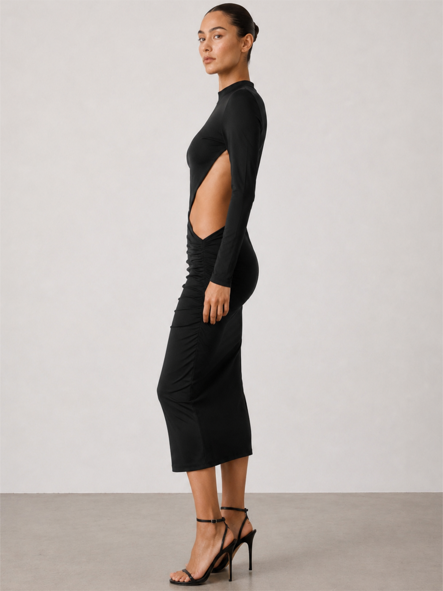 MONA DRESS - czarna sukienka z wycięciem maxi